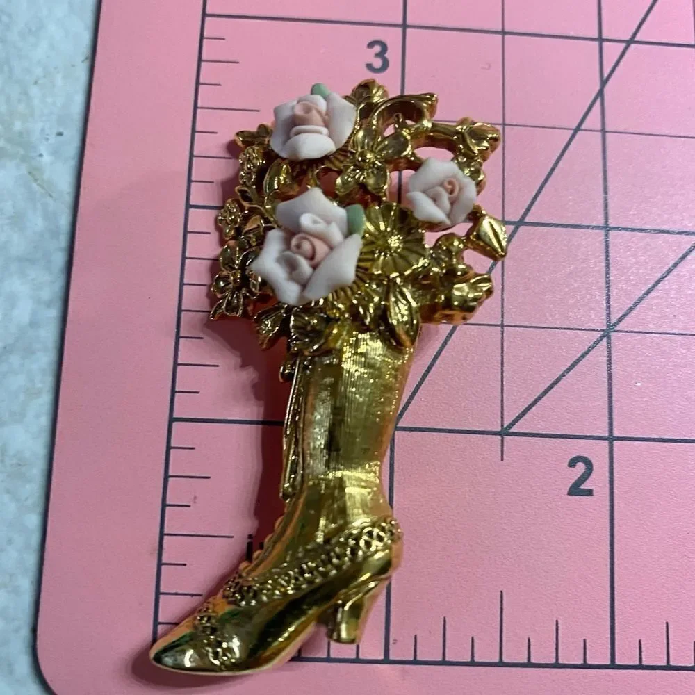 Vtg Boot/Shoe w/ Floral Brooch
